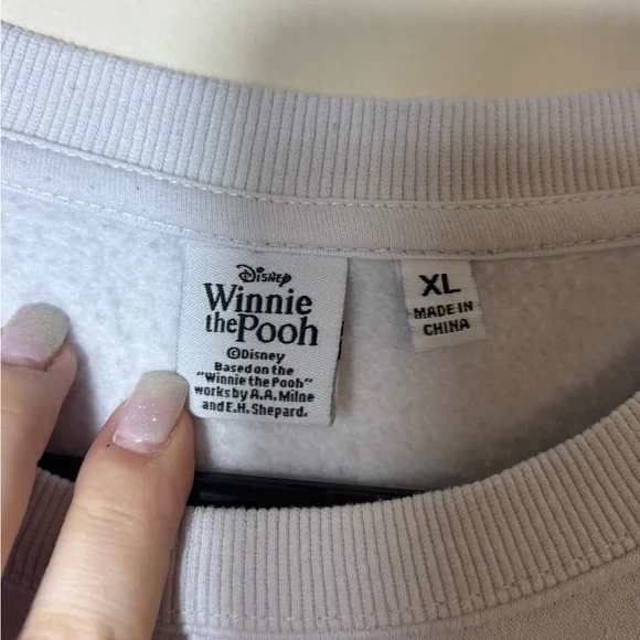 Disney Winnie the Pooh White Fleece Sweatshirt Women XL Crew Neck Long Sleeve - Picture 6 of 7